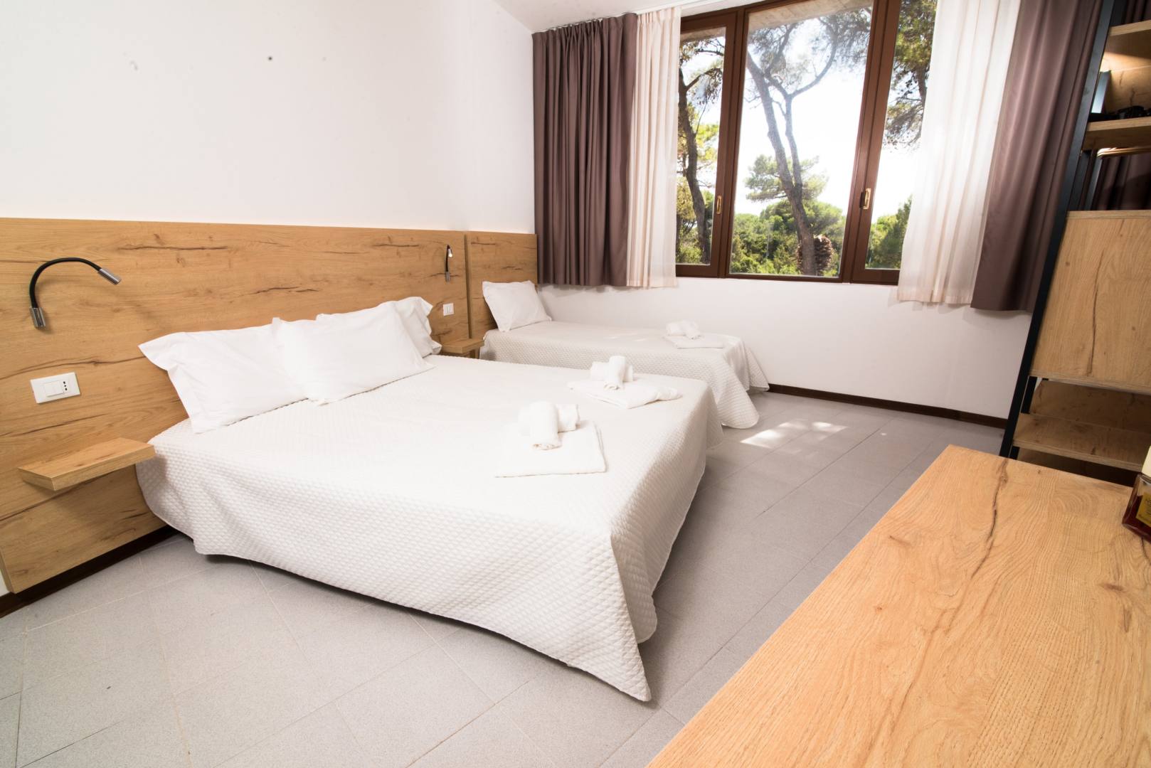 Hotel con spiaggia privata a $5colmata